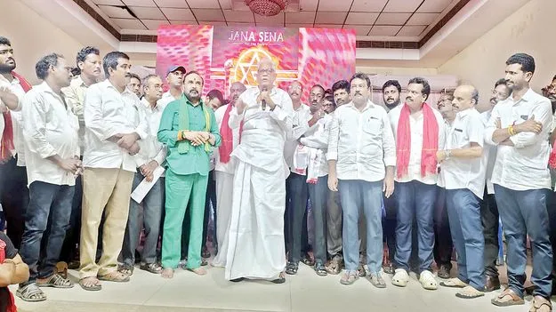 జనసైనికులు..చెరో దారి!