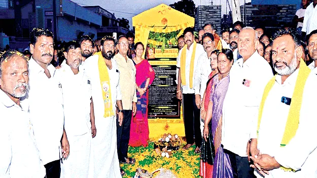 పట్టణాలకు దీటుగా పల్లెల అభివృద్ధి