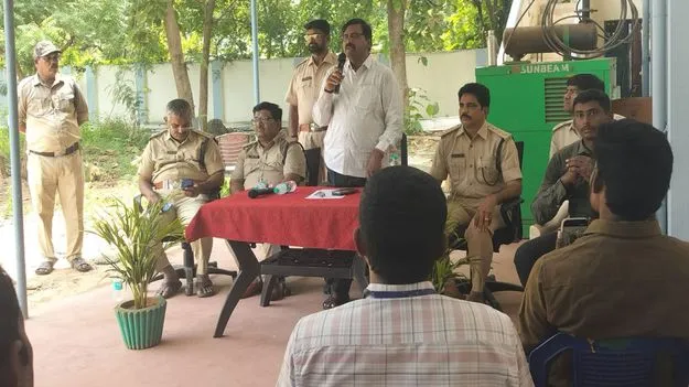 విద్యార్థుల భద్రతపై దృష్టి పెట్టాలి