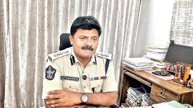 టీ షాపు నిర్వాహకుడిపై హత్యాయత్నం 