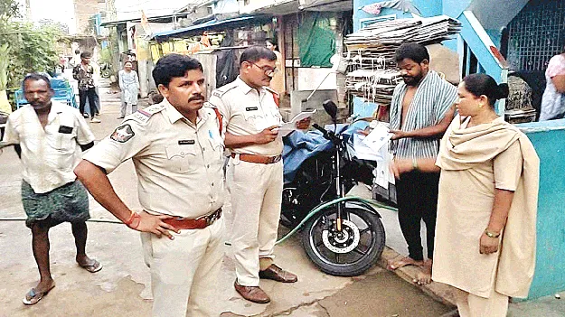 వెంకటేశ్వరకాలనీలో కార్డన్‌సెర్చ్‌