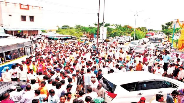 ప్రాణ సంకటంలో  జూరాల