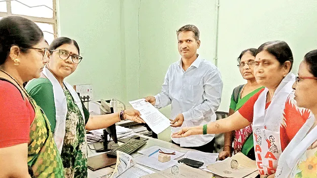 ఆర్టీసీ బస్సు సర్వీసులను పెంచాలి: ఐద్వా