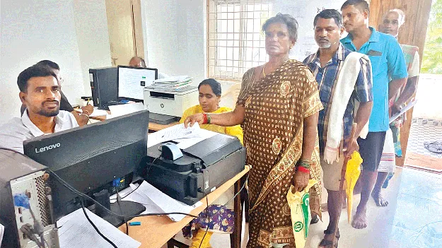 going to the secretariats with happy movements సచివాలయాలకు ఉత్సాహంగా..