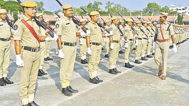 ‘ఖాకీ’ కొలువుకు వేళాయె..