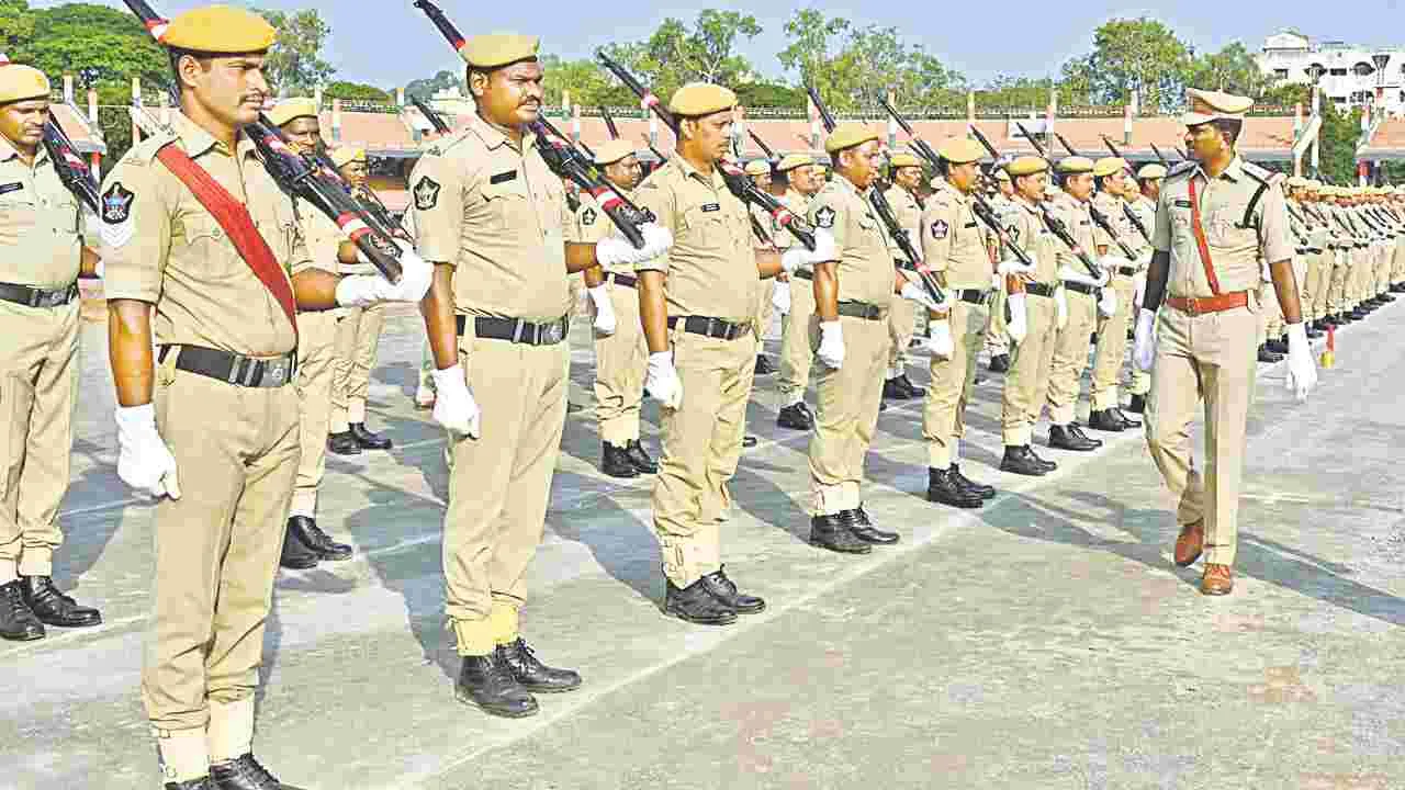‘ఖాకీ’ కొలువుకు వేళాయె..