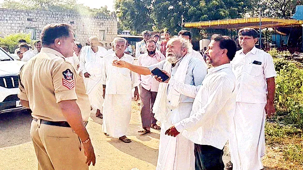 పెద్దహరివాణంలో టీడీపీ నాయకులకు చుక్కెదురు