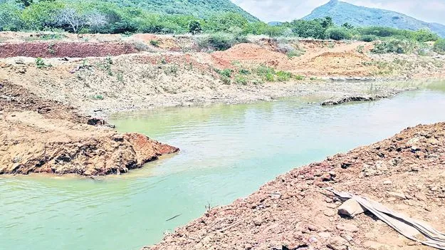 ఏలేరు కాలువలోకి గోదావరి జలాలు