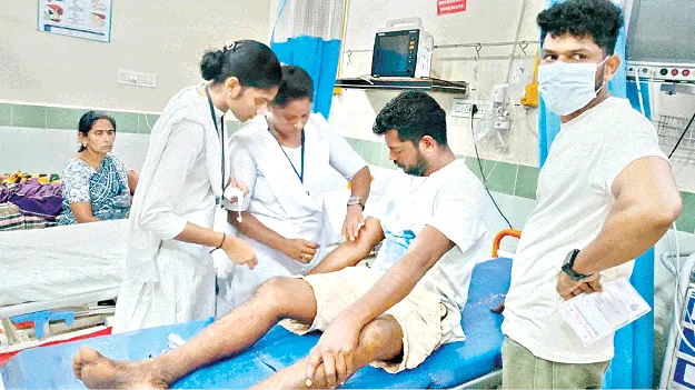 శిక్షణ విద్యార్థులే వైద్యులై..