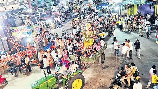 గంగమ్మ ఒడికి గణపయ్య