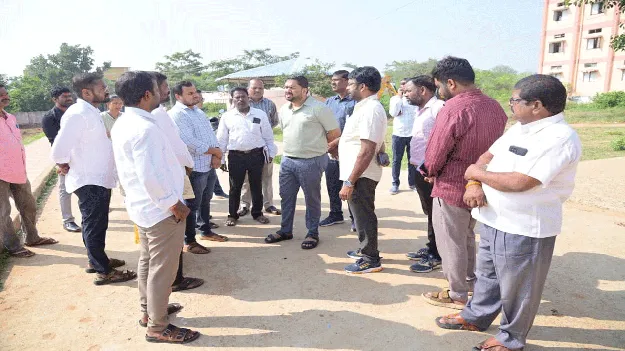 గురుకుల పాఠశాలల్లో వసతులు కల్పిస్తాం