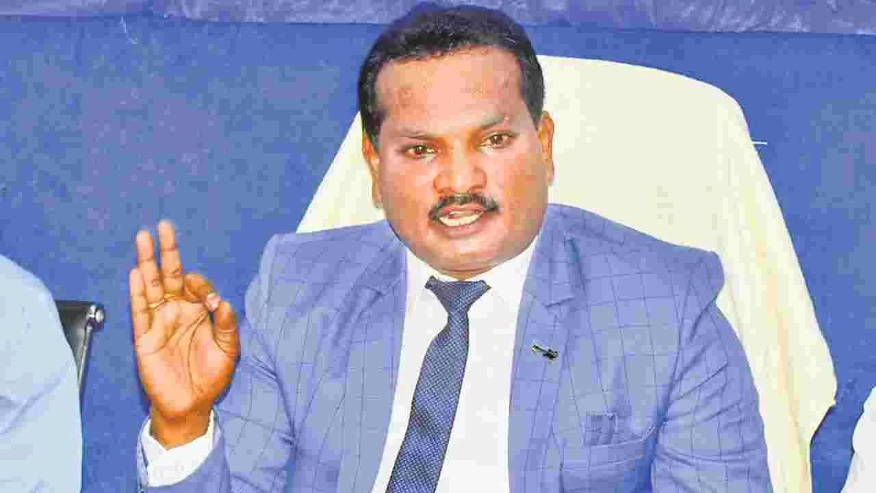 జడ్జీలకు దురుద్దేశాలు ఆపాదిస్తారా?