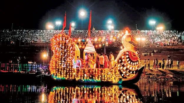 వైభవంగా తెప్పోత్సవం