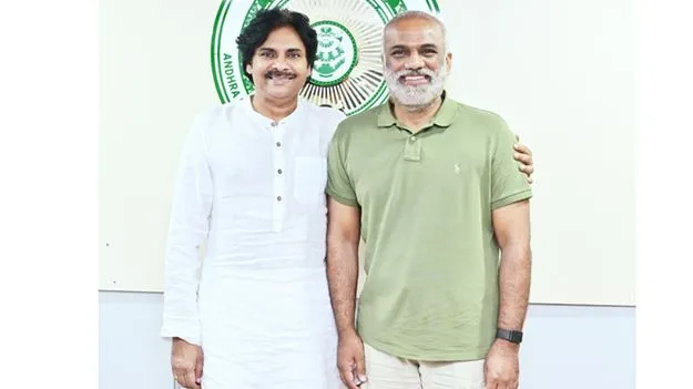 జనసేనానితో వంగవీటి రాధా ఆత్మీయ భేటీ