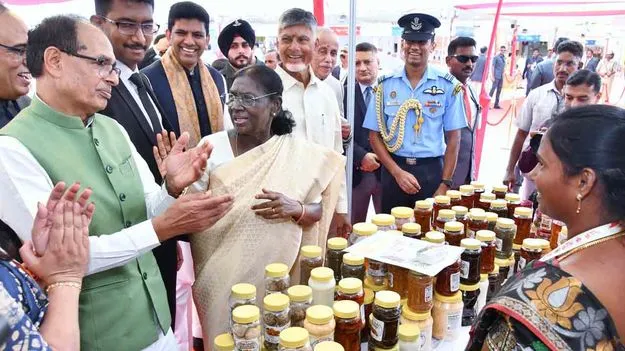గ్రామీణ మహిళ చెంతకే మార్కెట్‌!