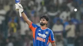 అయ్యర్‌ అదిరేలా..