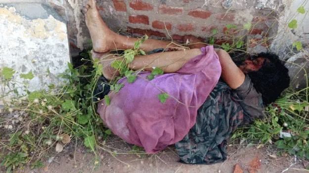 నగల కోసం వృద్ధురాలి హత్య