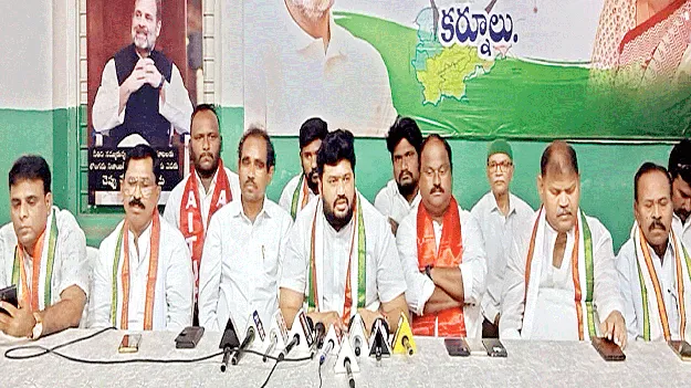 ప్రజాస్వామ్యం ఖూనీ  