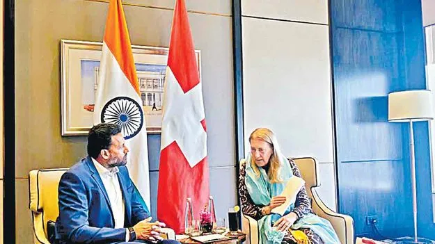 పెట్టుబడులతో ఏపీకి తరలిరండి