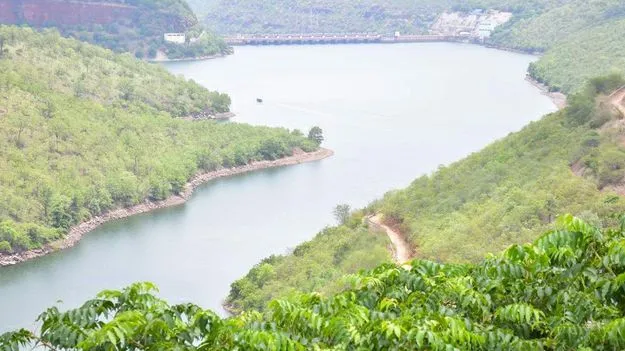 శ్రీశైలంలో విద్యుదుత్పత్తి.. తక్షణమే ఆపండి