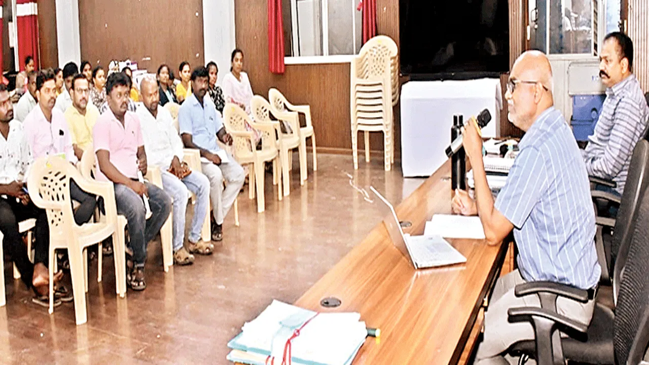 వందశాతం ఇంటింటి చెత్త సేకరణే లక్ష్యం
