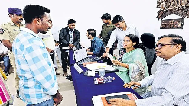 అర్జీలకు సత్వర పరిష్కారం