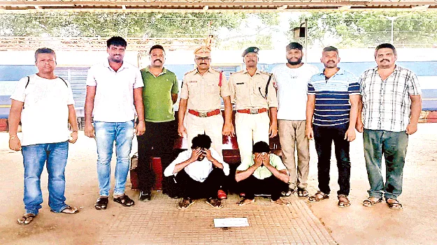  ఇద్దరు గొలుసు దొంగల అరెస్టు 
