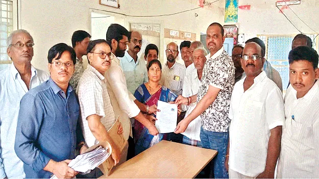 ‘పార్టీలకు అతీతంగా సంక్షేమం’