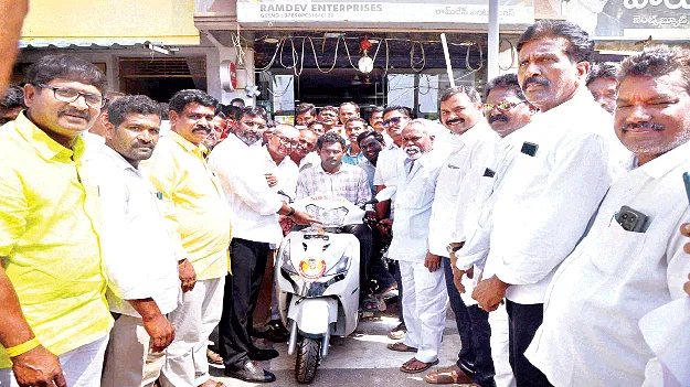 దివ్యాంగుల సంక్షేమానికి ప్రాధాన్యం  