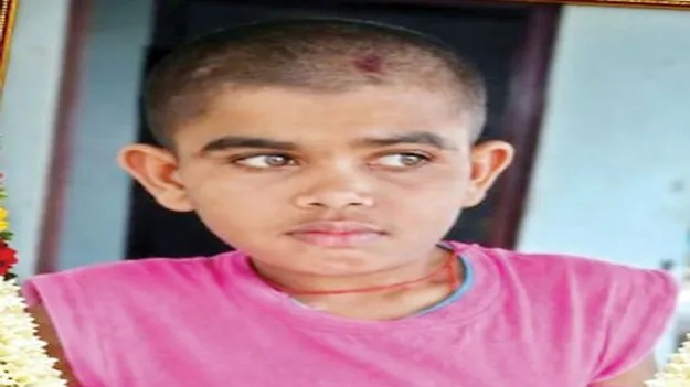 తండ్రి మరణాన్ని తట్టుకోలేక..