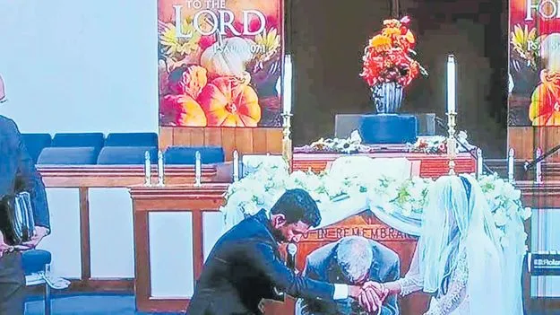 అమెరికాలో వివాహం.. ఆన్‌లైన్‌లో ఆశీస్సులు