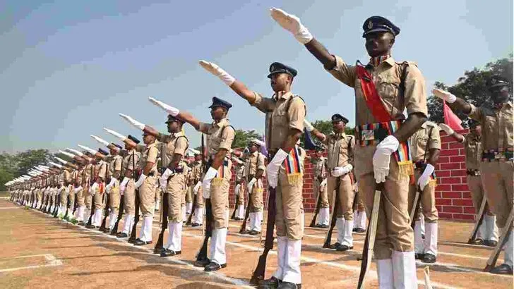  శ్రీకాకుళం జిల్లాలో పోలీసు కానిస్టేబుళ్ల ‘పాసింగ్‌ అవుట్‌ పరేడ్‌.. హాజరైన మంత్రి అచ్చెన్నాయుడు