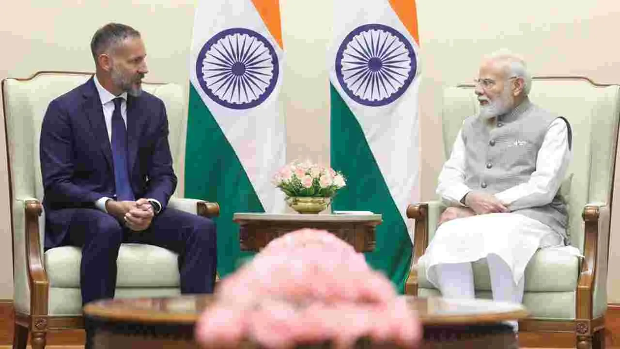 ప్రధాని మోదీతో ప్రిన్స్ రహీమ్ ఆగా ఖాన్-V భేటీ..
