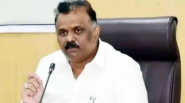 ప్రైవేట్ భూమిని 22ఎలో పెడితే చర్యలు: అధికారులకు మంత్రి వార్నింగ్