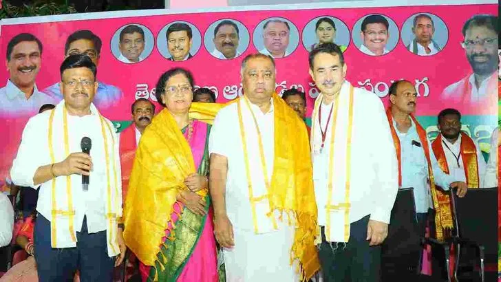 ఖమ్మం జిల్లాలో సందడిగా బతుకమ్మ వేడుకలు