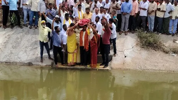 అపర భగీరధుడు చంద్రబాబు