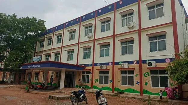 శ్రీకాళహస్తి ఆస్పతిలో బద్దలైన అవినీతి పుట్ట