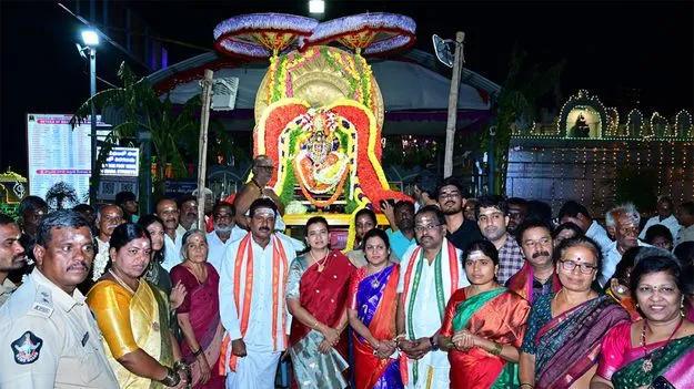 సూర్యప్రభపై గజముఖుడు 
