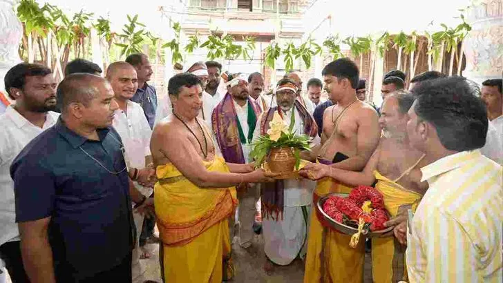అద్భుత వేంకటేశ్వరస్వామిని దర్శించుకున్న భట్టి విక్రమార్క