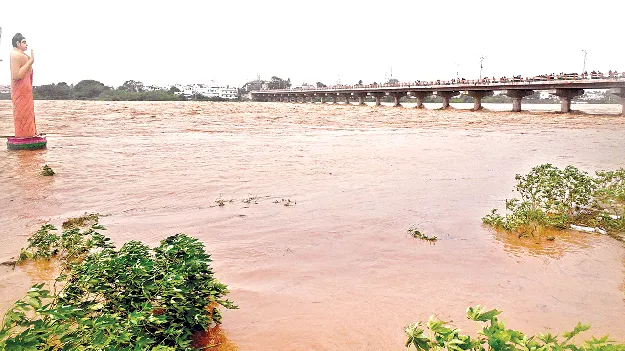 కరువు తీరేలా..రైతన్న మురిసేలా!