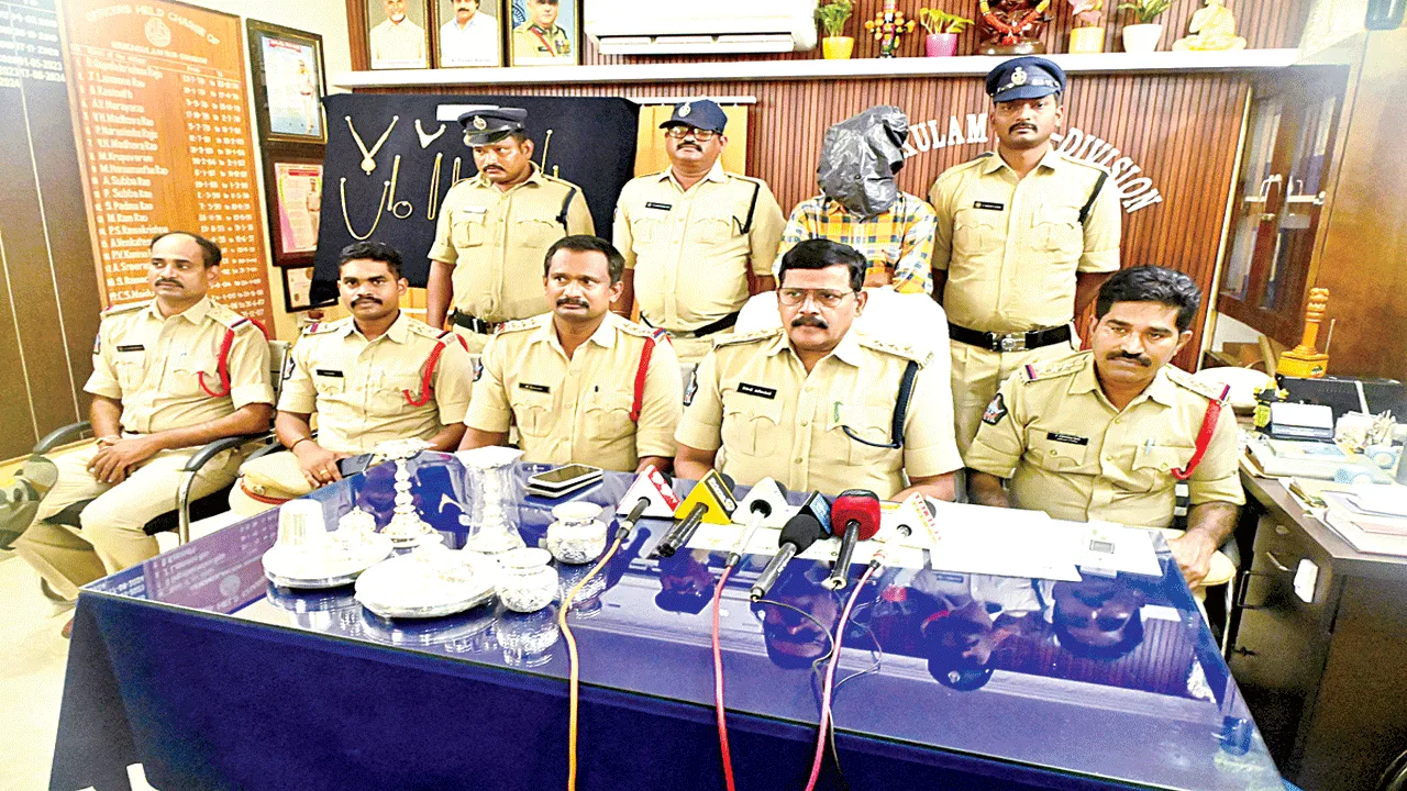 విలాసాల కోసం చోరీలు