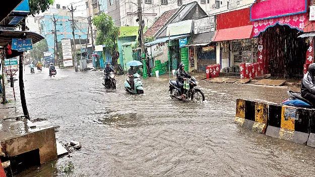 ముంచెత్తిన తుఫాన్‌ 