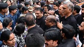 బీఆర్‌ఎస్‌ వర్సెస్‌ పోలీస్‌