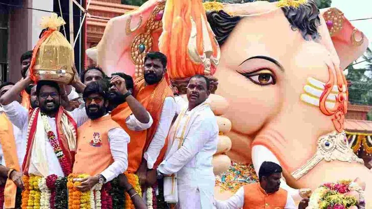 రికార్డు ధర పలికిన బాలాపూర్ లడ్డూ.. ఏకంగా రూ.39 లక్షలకు..