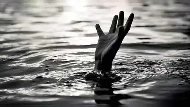 వాగులో ఈతకు వెళ్లి యువకుడి మృతి