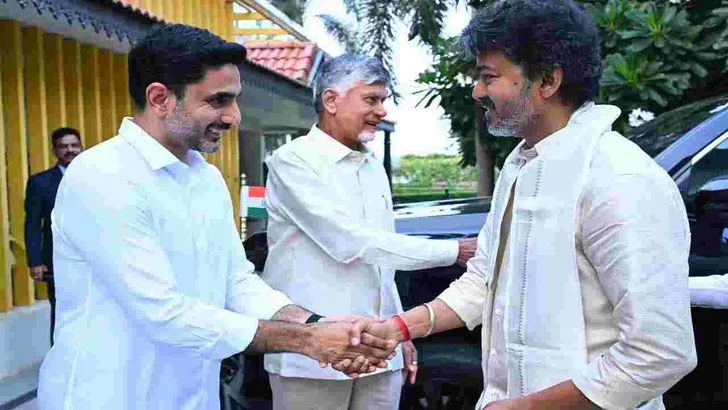 ఉండవల్లిలో సీఎం చంద్రబాబుతో తమిళనాడు సీఎం విజయ్ భేటీ