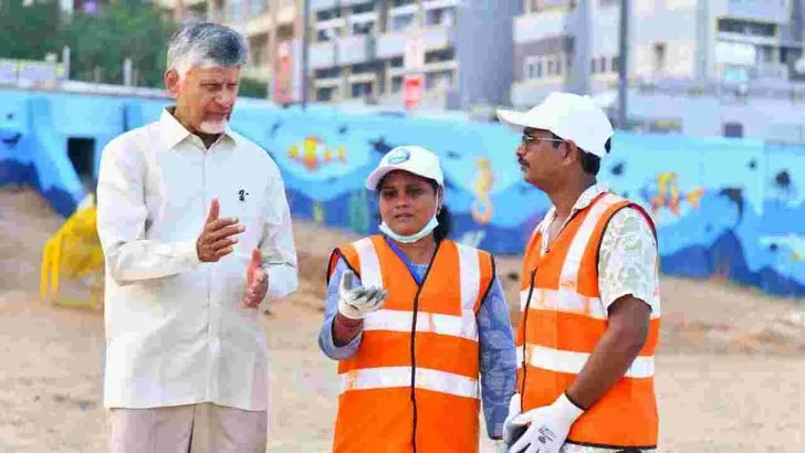 విశాఖ ఆర్‌కే బీచ్‌లో ‘స్వర్ణాంధ్ర–స్వచ్ఛాంధ్ర’  కార్యక్రమం