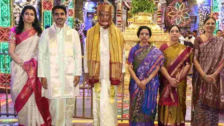 నేత్రపర్వంగా శ్రీవారి సాలకట్ల బ్రహ్మోత్సవాలు.. పట్టువస్త్రాలను సమర్పించిన సీఎం చంద్రబాబు   