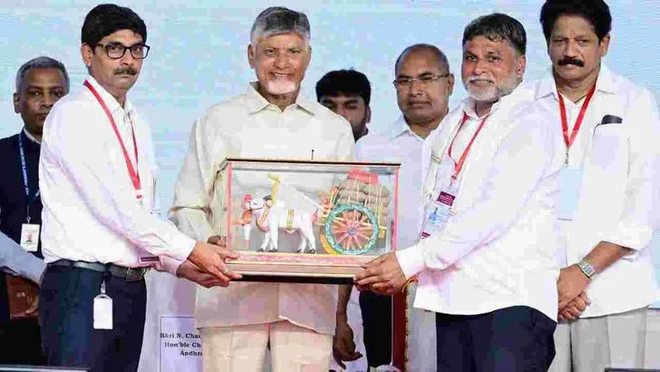 గౌర్మెట్‌ పాప్‌కార్నికా సంస్థ విత్తనాన్ని ఆవిష్కరించిన ఉపరాష్ట్రపతి