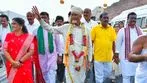  గోదావరి జలాలకు సాష్టాంగ నమస్కారం చేసిన సీఎం చంద్రబాబు